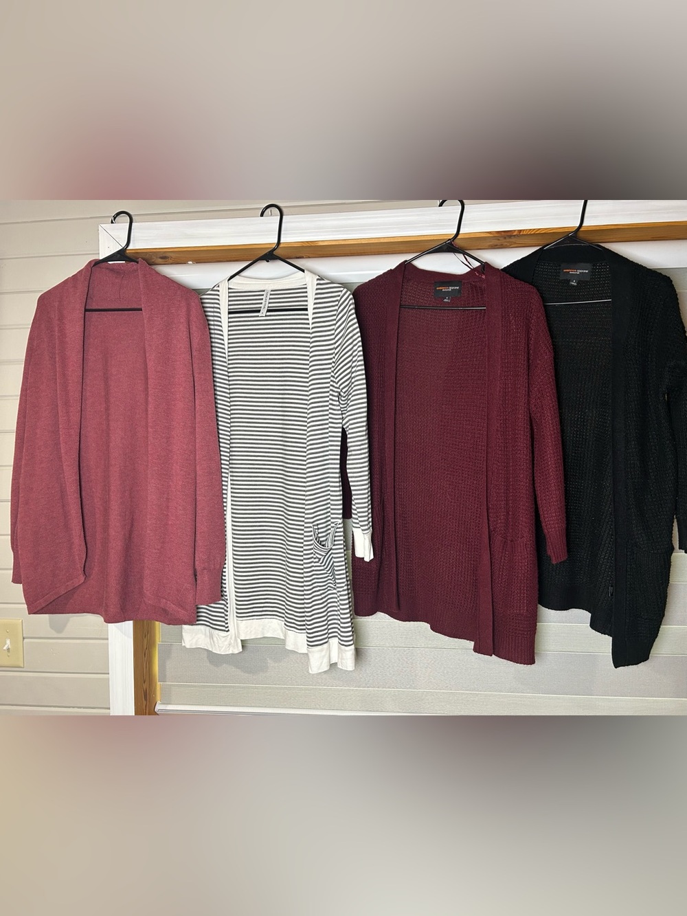 4 Cardigans - small - Picture 1 of 3